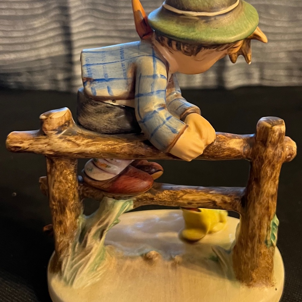 Hummel Collectible - Picture 4 of 7